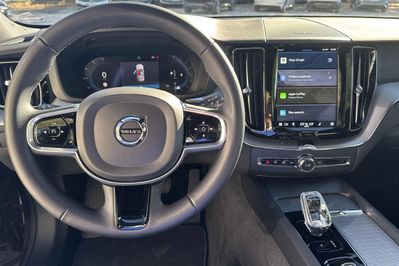 Volvo XC60 B5 B AWD Plus Dark