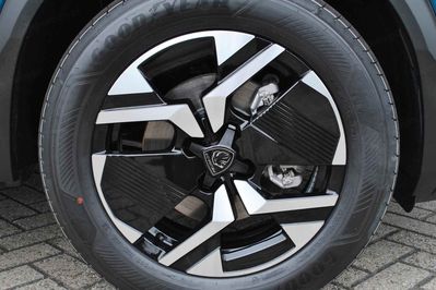 Peugeot 2008 Allure e-DCS 1.2 mHEV