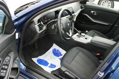 BMW Seria 3 318i aut