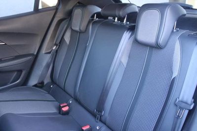 Peugeot 2008 1.2 PureTech GT EAT8