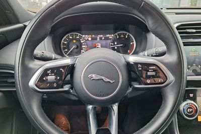 Jaguar XE D200 AWD SE