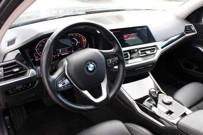 BMW Seria 3 Touring 320d Sport Line
