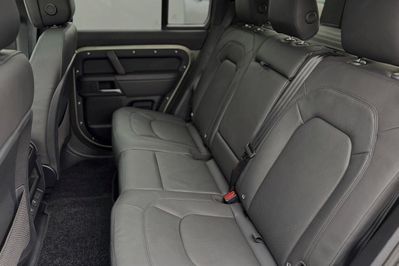 Land Rover Defender 110 D300 X-Dynamic HSE