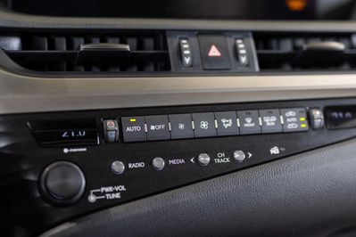 Lexus ES 300h Elegance