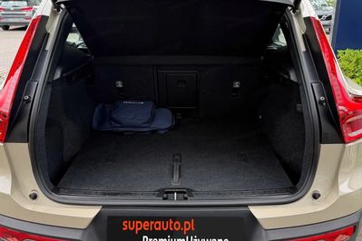 Volvo XC40 B3 B Plus Dark