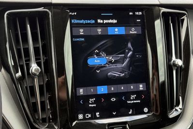 Volvo XC60 B4 D AWD Plus Dark aut