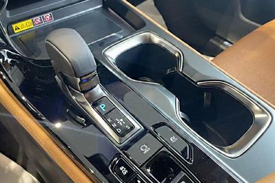 Lexus NX 350h Omotenashi 2.5 Hybrid AWD