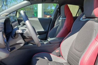 Toyota C-HR 2.0 PHEV Dynamic Force Tokyo Edition