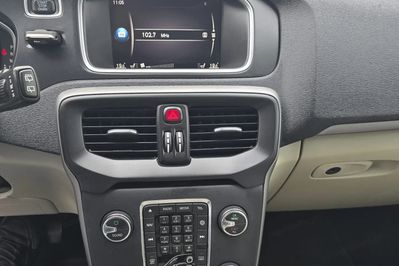 Volvo V40 T3 Drive-e Momentum