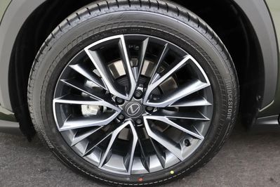 Lexus NX 350h Omotenashi 2.5 Hybrid AWD