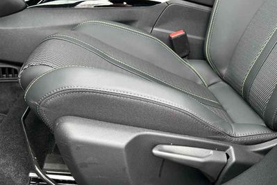 Peugeot 2008 GT e-DCS 1.2 mHEV