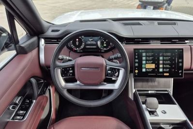 Land Rover Range Rover P460e PHEV LWB Autobiography