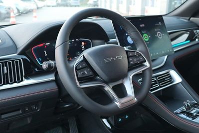 BYD Seal U DM-i  Design AWD