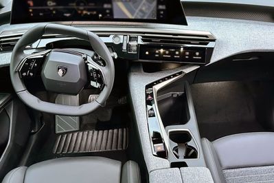 Peugeot 5008 Business 1.2 PureTech  e-DCS6  mHEV