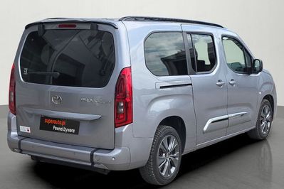 Toyota Proace City Verso Long -4D Family