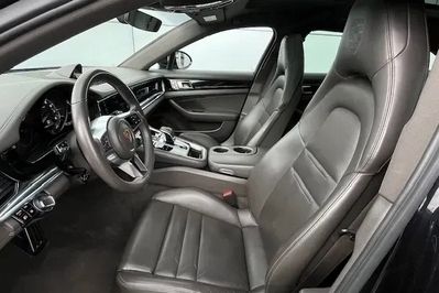 Porsche Panamera 4 e-Hybrid Sport Turismo 10 Years Edition