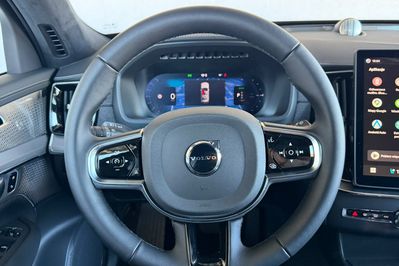 Volvo XC90 T8 AWD Plug-In Hybrid Ultra Black Edition 7os