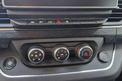 Nissan Primastar L2H1 Tekna 9A/T