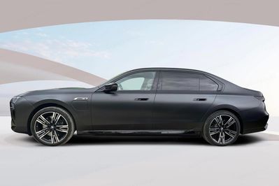BMW Seria 7 M760e PHEV xDrive Individual Edition sport-aut