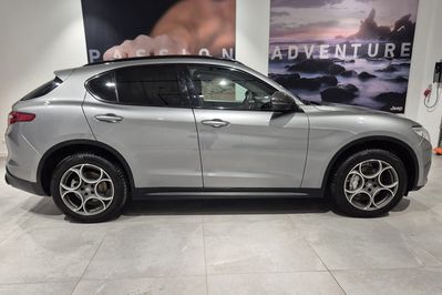 Alfa Romeo Stelvio Turbo B-Tech Edition Q4
