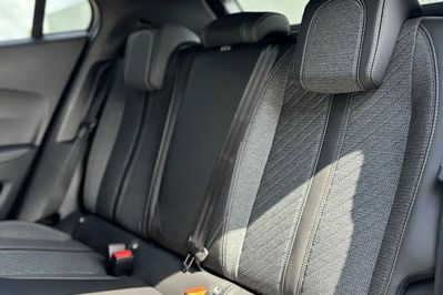 Peugeot 2008 Allure e-DCS 1.2 mHEV