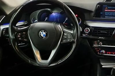 BMW Seria 5 540i GPF xDrive Luxury Line aut