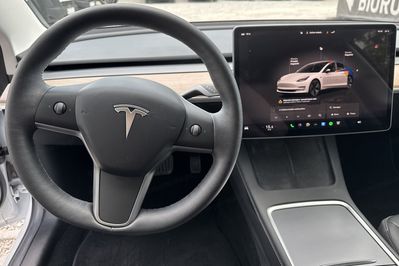 Tesla Model 3 RWD