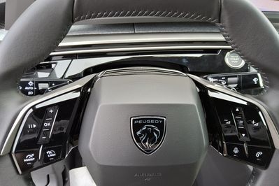 Peugeot 3008 ALLURE 1.2 mHEV e-DCS6