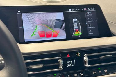 BMW Seria 2 220i Advantage aut