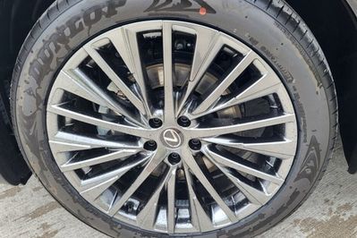 Lexus RX 450h+ Omotenashi 2.5 Hybrid Plug-in