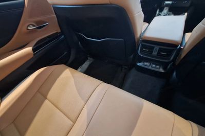 Lexus ES 300h Business Edition 2.5 E-CVT