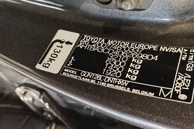 Toyota HiLux Double Cab Invincible 4x4  AT