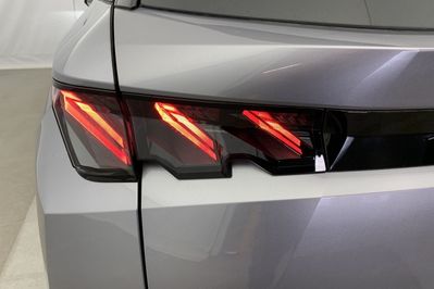 Peugeot 5008 GT 1.2 mHEV e-DCS6