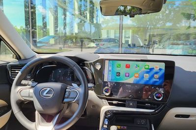 Lexus NX 450h+ Omotenashi AWD