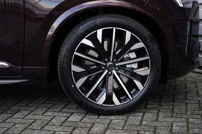 Volvo XC90 B5 AWD Ultra Bright