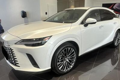 Lexus RX 350h Omotenashi