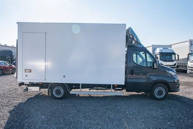 Iveco Daily 35S18 Kontener 8EP + Winda