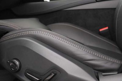 Volvo V90 T8 AWD Ultra Bright