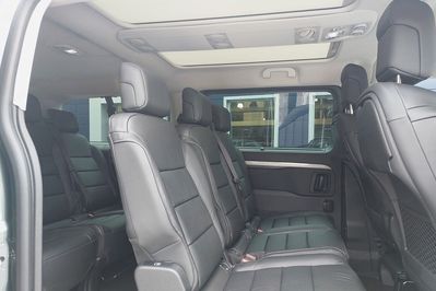 Peugeot Traveller Long L2H1 Business VIP EAT8