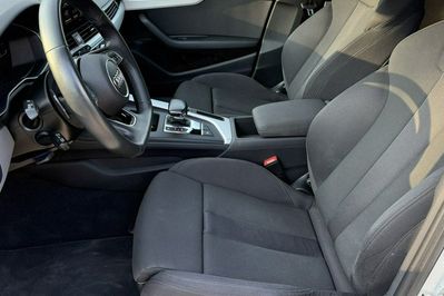 Audi A4 35 TFSI mHEV S Line S tronic