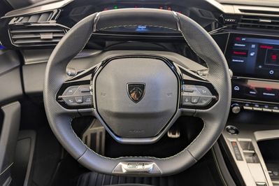 Peugeot 408 GT 1.2 mHEV e-DCS6