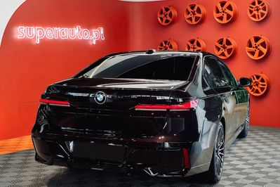 BMW Seria 7 740d xDrive Nero Lusso Edition