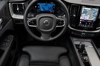 Volvo XC60 T6 Plug-In Hybrid AWD Plus Dark
