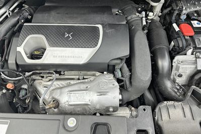 DS DS7 Performance Line 1.6 E-Tense Hybrid AT