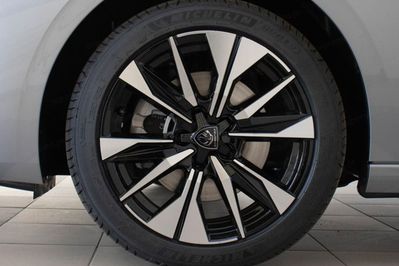 Peugeot 308 Allure S&S e-DCS6 1.2 mHEV