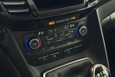 Ford Tourneo Connect L1H1 Titanium