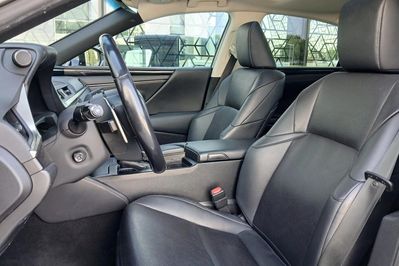 Lexus ES 300h Business Edition