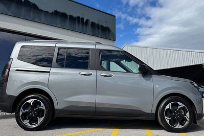 Ford Tourneo Courier Trend Elektryczny A1
