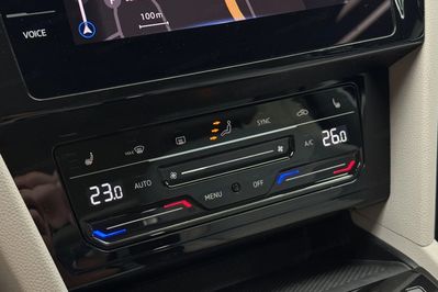 Volkswagen Passat 2.0 TSI Elegance DSG