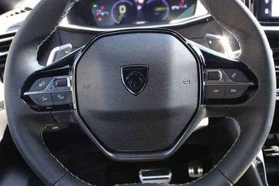 Peugeot 208 GT eDCS 1.2 mHEV